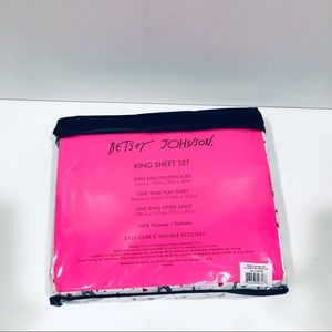 Betsey Johnson Bedding - Betsey Johnson 4 Piece Love Paris King sheet set Betsey Johnson Bedding - Betsey Johnson 4 Piece Love Paris King sheet set